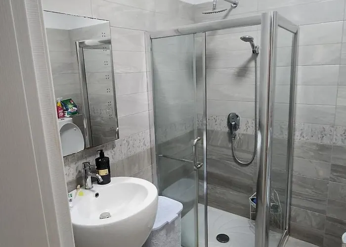 Kalpazo Stadiumi Pensión Tirana